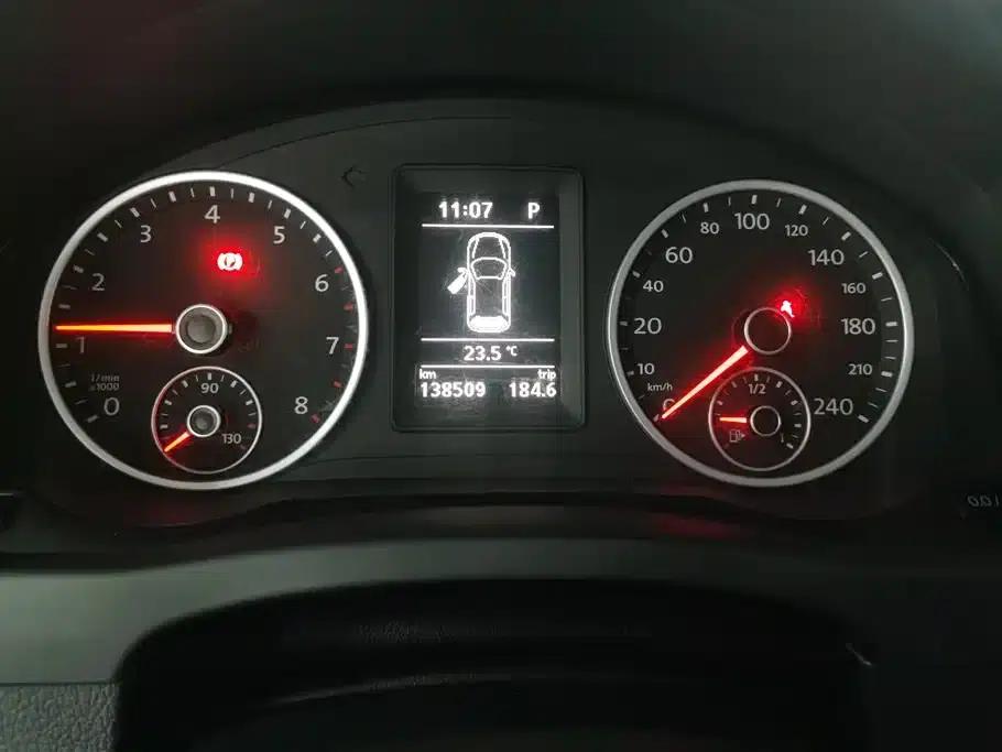 Tiguan 2016 280TSI Automatic 2WD Silk Road Comfort Edition — миниатюра 13