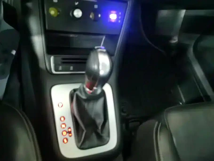 Tiguan 2016 280TSI Automatic 2WD Silk Road Comfort Edition — миниатюра 15