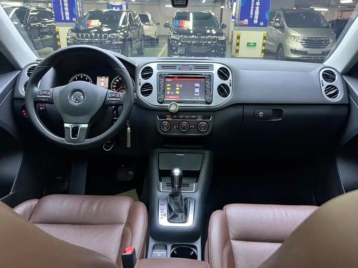 Tiguan 2013 1.8TSI Automatic 4WD Luxury — миниатюра 14