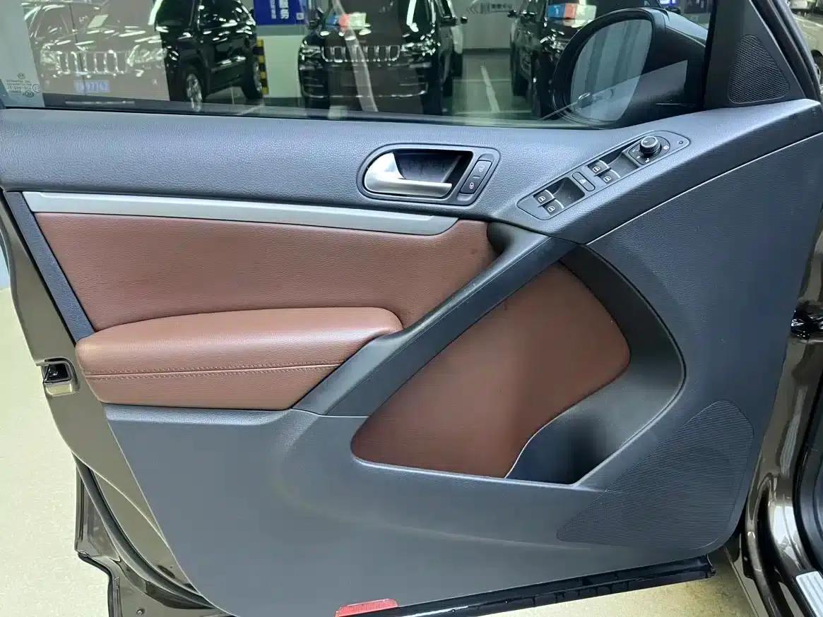 Tiguan 2013 1.8TSI Automatic 4WD Luxury — миниатюра 7