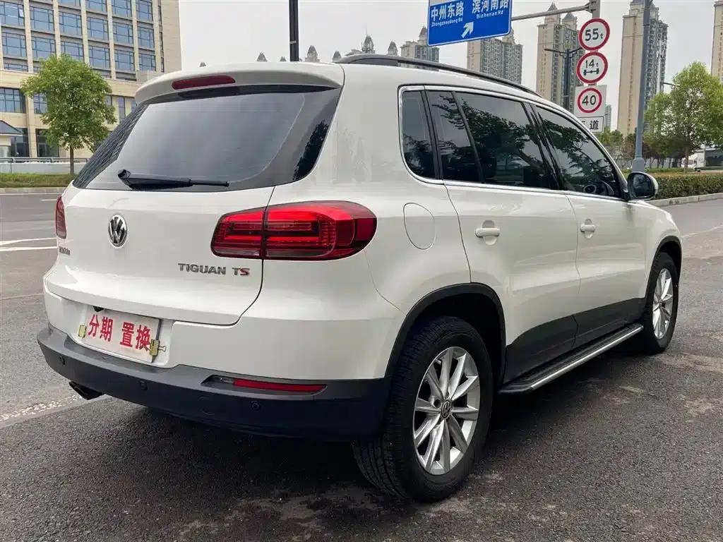 2015 Volkswagen Tiguan 1.8TSI Automatic 2WD Comfort Edition — миниатюра 12