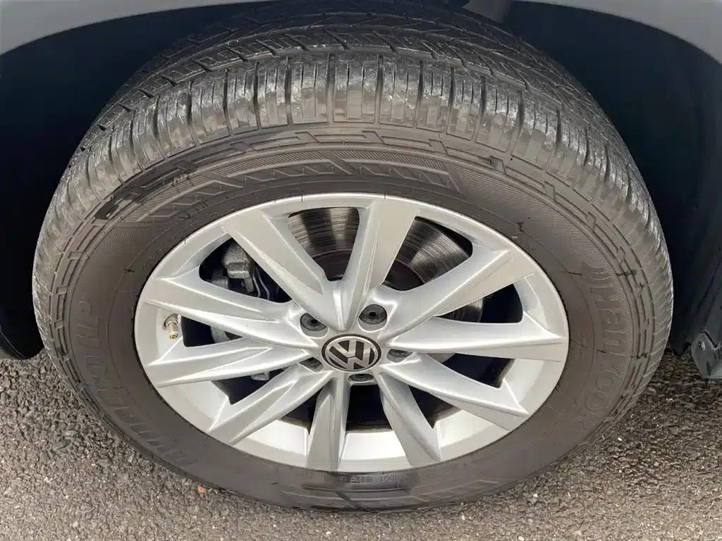 2015 Volkswagen Tiguan 1.8TSI Automatic 2WD Comfort Edition — миниатюра 14