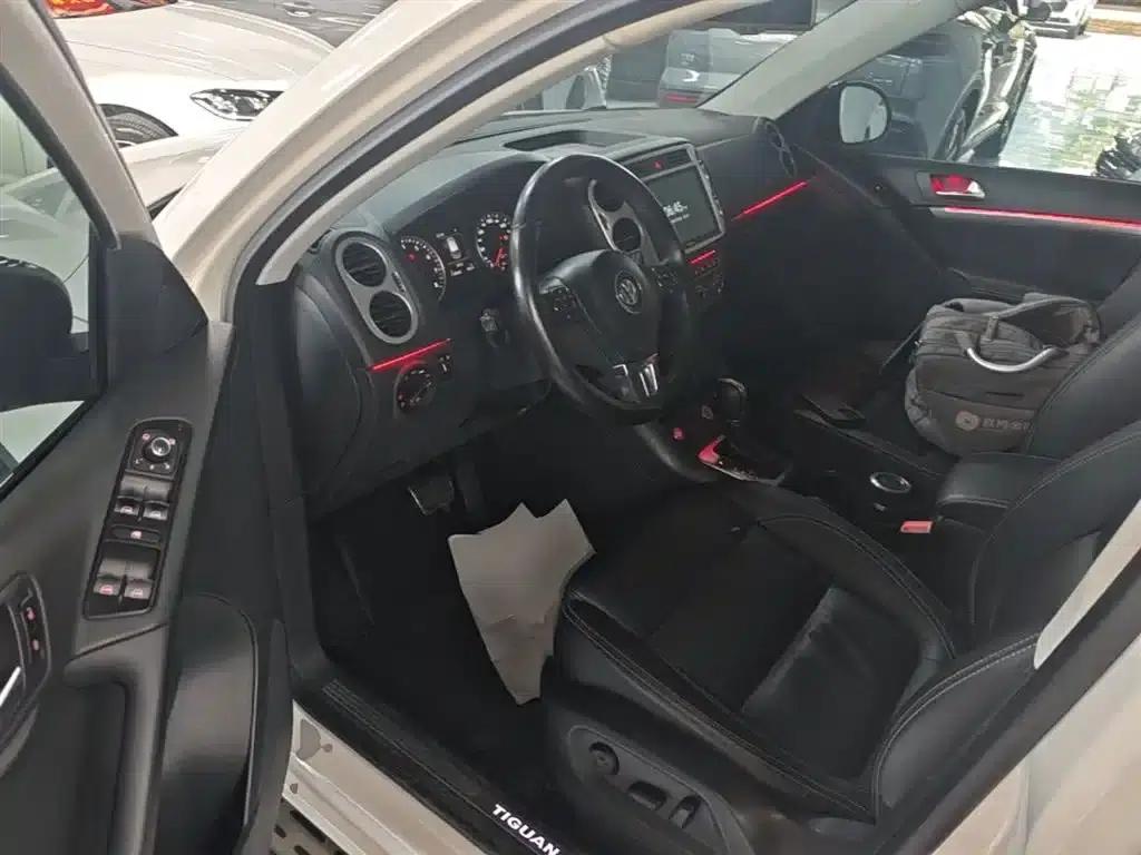 Tiguan 2015 1.8TSI Automatic 2WD Luxury — миниатюра 16