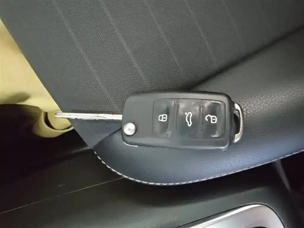 Tiguan 2016 280TSI Automatic 2WD Silk Road Fashion Edition — миниатюра 9