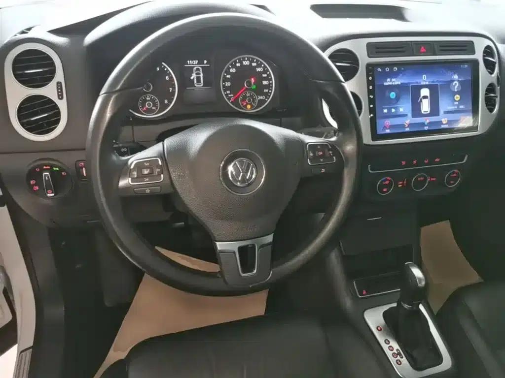 2015 Volkswagen Tiguan 1.8TSI Automatic 2WD Comfort Edition — миниатюра 11