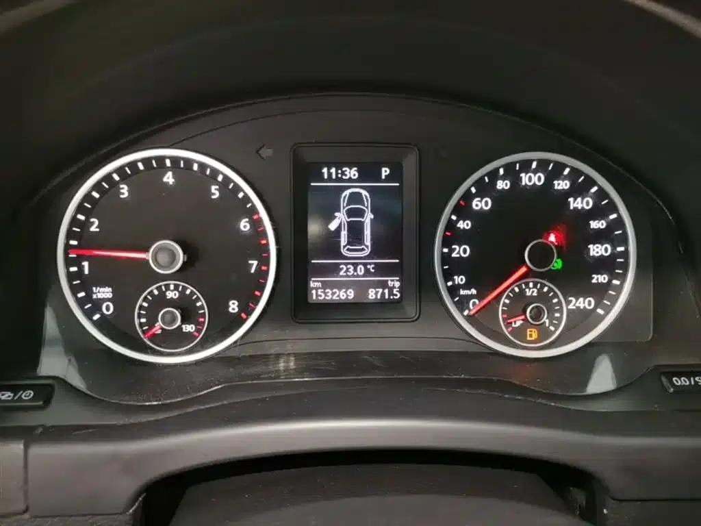 2015 Volkswagen Tiguan 1.8TSI Automatic 2WD Comfort Edition — миниатюра 12