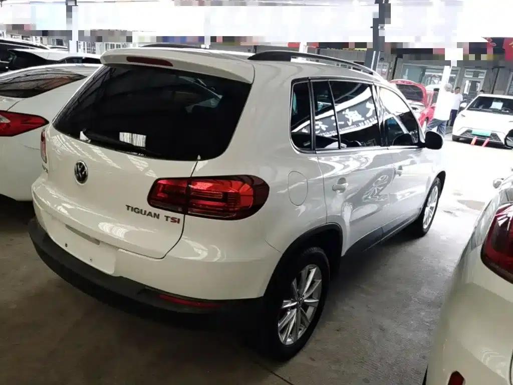 2015 Volkswagen Tiguan 1.8TSI Automatic 2WD Comfort Edition — миниатюра 7