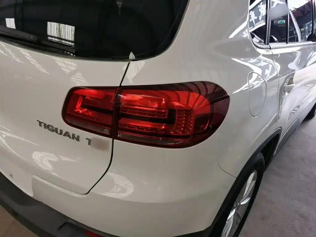 2015 Volkswagen Tiguan 1.8TSI Automatic 2WD Comfort Edition — миниатюра 8