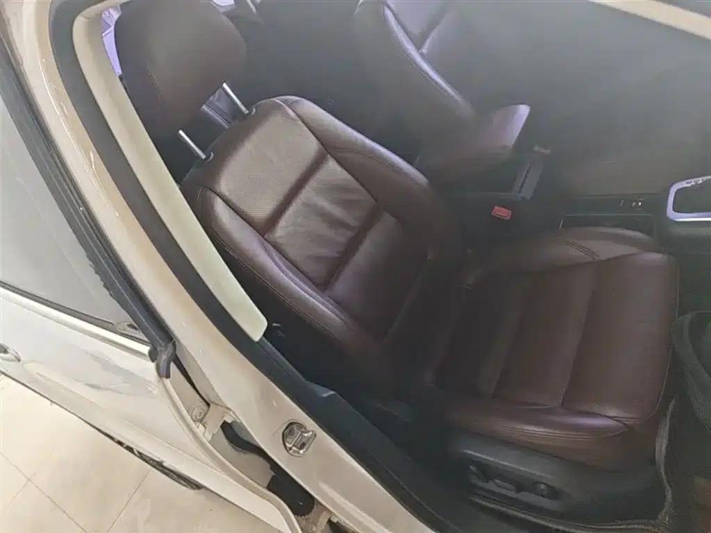 Tiguan 2015 1.8TSI Automatic 2WD Luxury — миниатюра 25