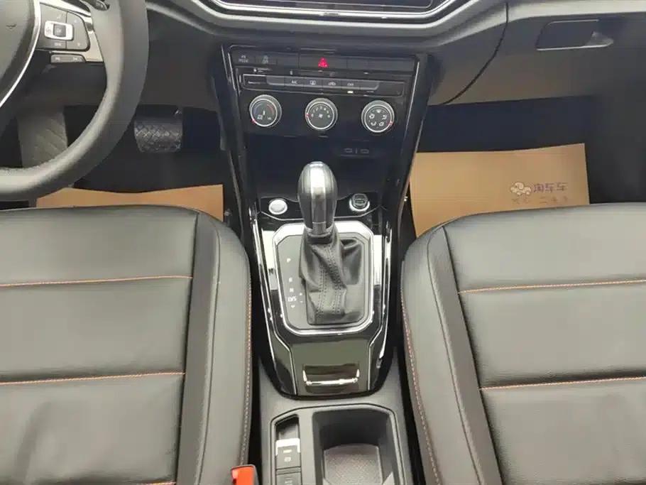 T-ROC 2021 280TSI DSG 2WD Comfort Intelligent Connectivity 30th Anniversary Edition — миниатюра 16