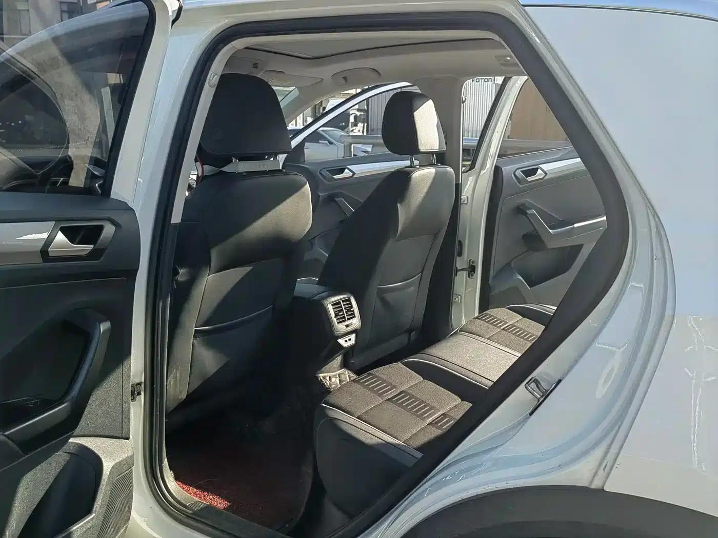 T-ROC 2020 Model 230TSI DSG 2WD Entry-Level — миниатюра 8
