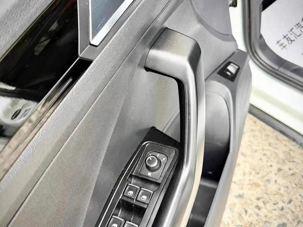 T-ROC 2021 280TSI DSG 2WD Comfort Intelligent Connectivity 30th Anniversary Edition — миниатюра 16