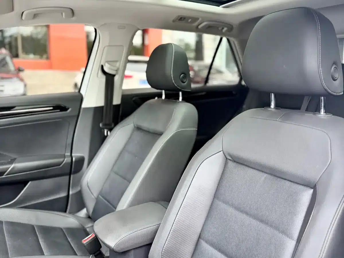 T-ROC 2021 280TSI DSG 2WD Comfort Intelligent Connectivity 30th Anniversary Edition — миниатюра 17