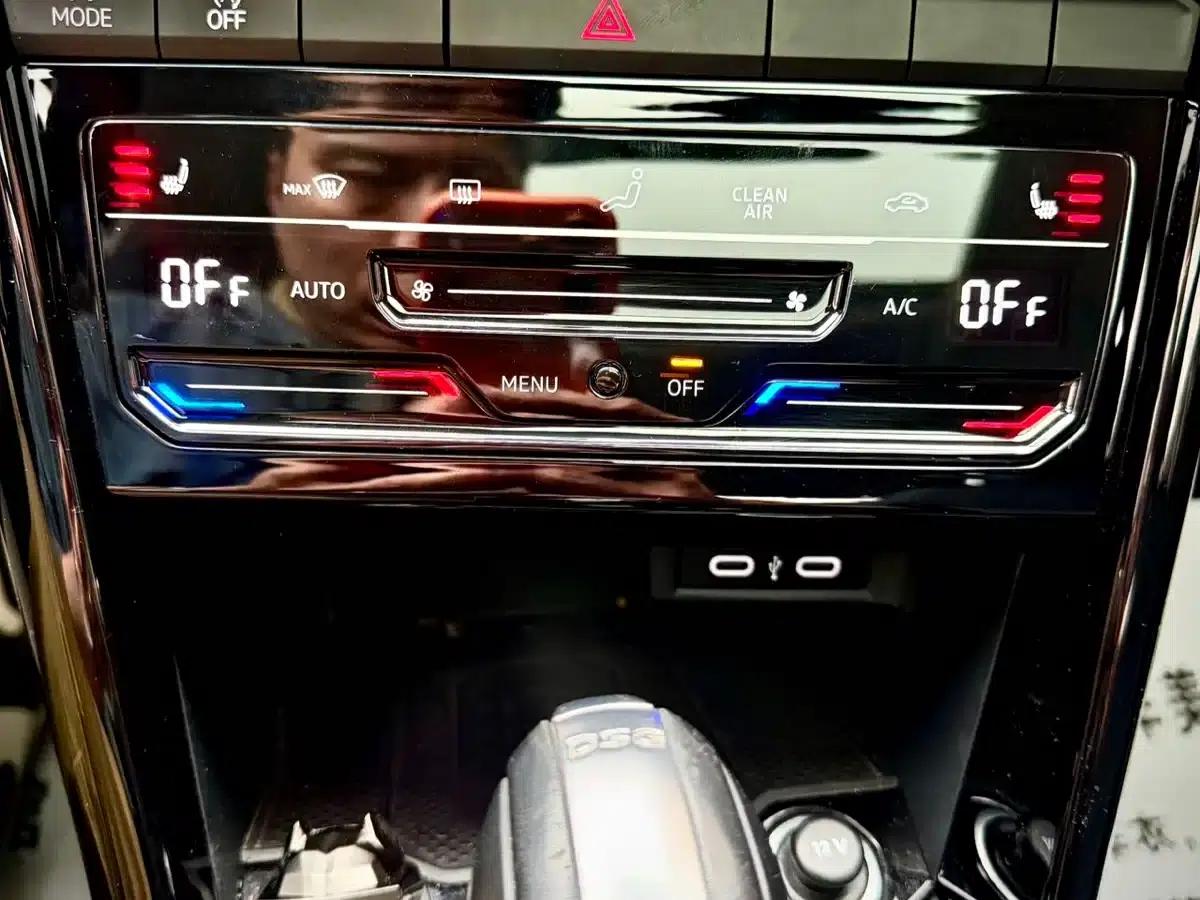 T-ROC 2021 280TSI DSG 2WD Comfort Intelligent Connectivity 30th Anniversary Edition — миниатюра 23