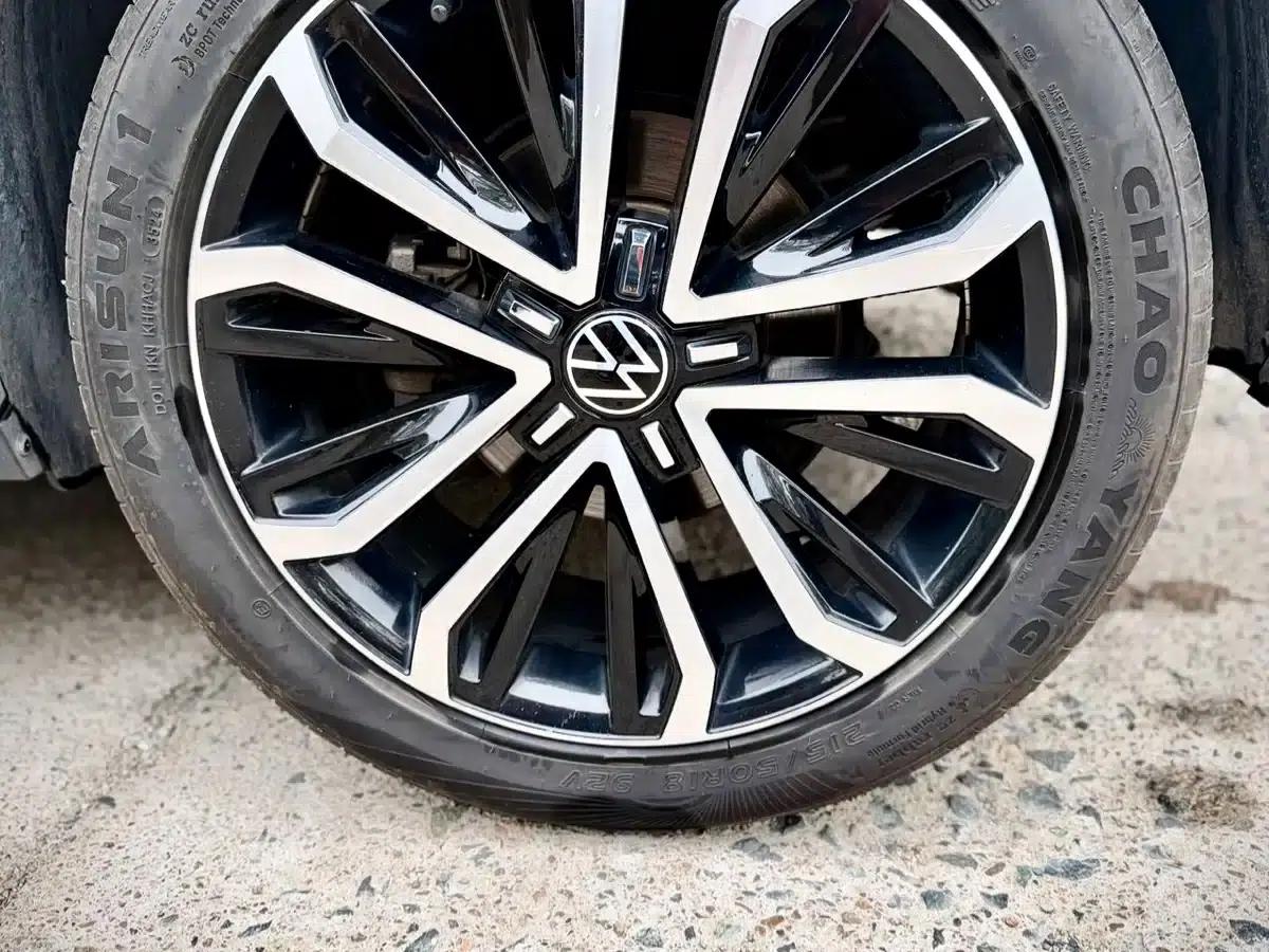 T-ROC 2021 280TSI DSG 2WD Comfort Intelligent Connectivity 30th Anniversary Edition — миниатюра 9