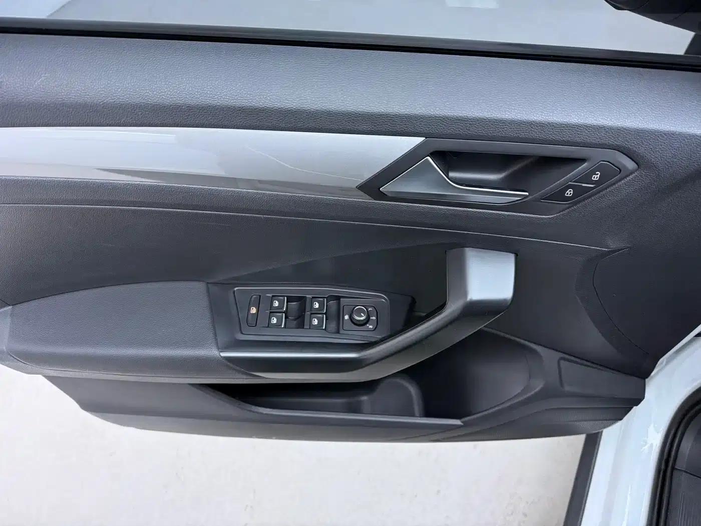 2021 T-ROC 280TSI DSG 2WD Comfort Smart Edition — миниатюра 4
