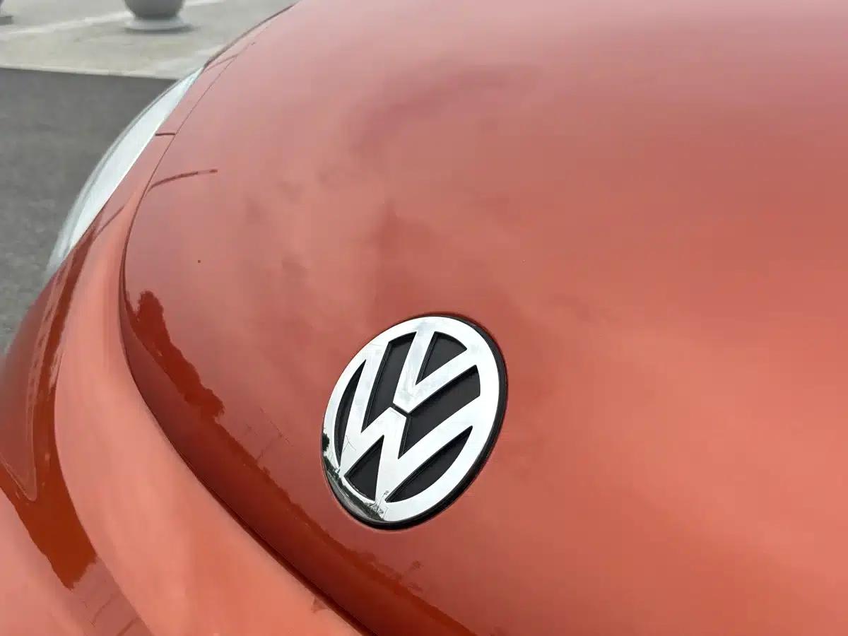 2010 Volkswagen Beetle 2.0 BlackOrange Luxury Edition — миниатюра 7