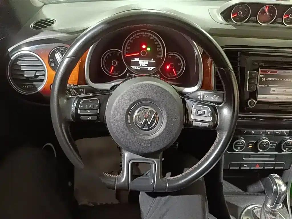 2013 Volkswagen Beetle 1.4TSI Fender Rock Edition — миниатюра 11