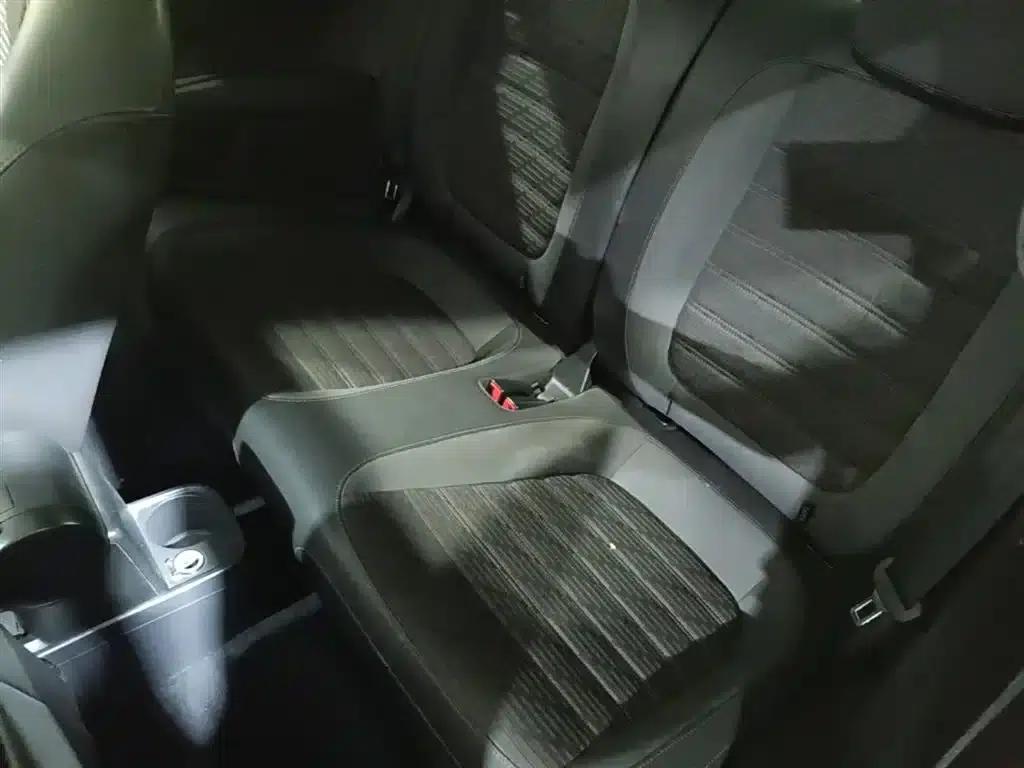 2013 Volkswagen Beetle 1.4TSI Fender Rock Edition — миниатюра 17