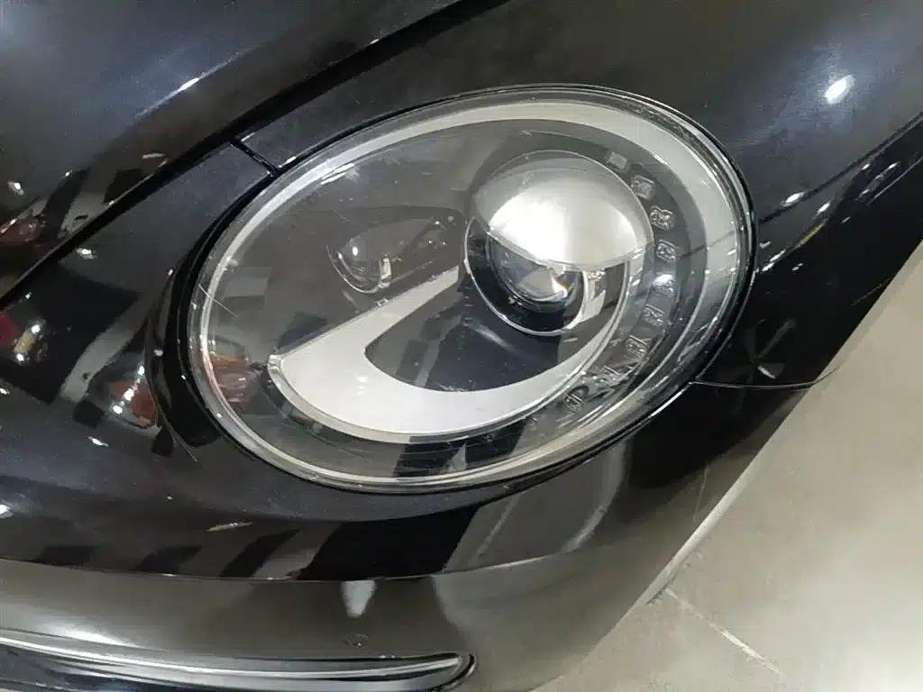 2013 Volkswagen Beetle 1.4TSI Fender Rock Edition — миниатюра 24