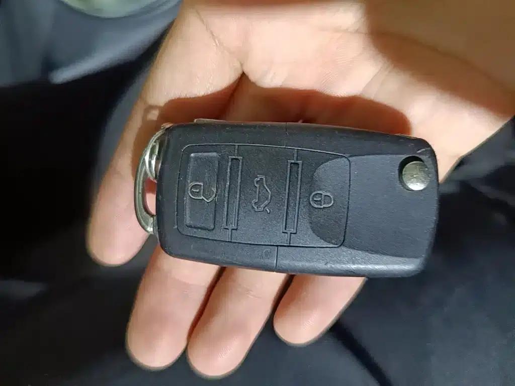 2013 Volkswagen Beetle 1.4TSI Fender Rock Edition — миниатюра 9