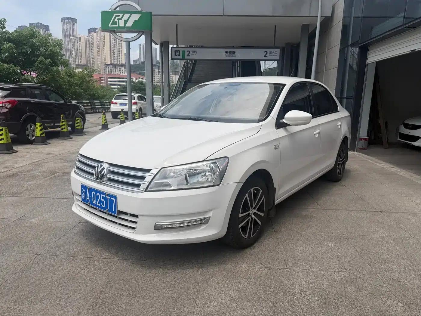 Santana 2013 1.6L Automatic Fashion Edition — миниатюра 1