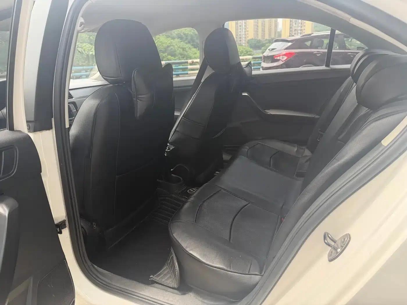 Santana 2013 1.6L Automatic Fashion Edition — миниатюра 8