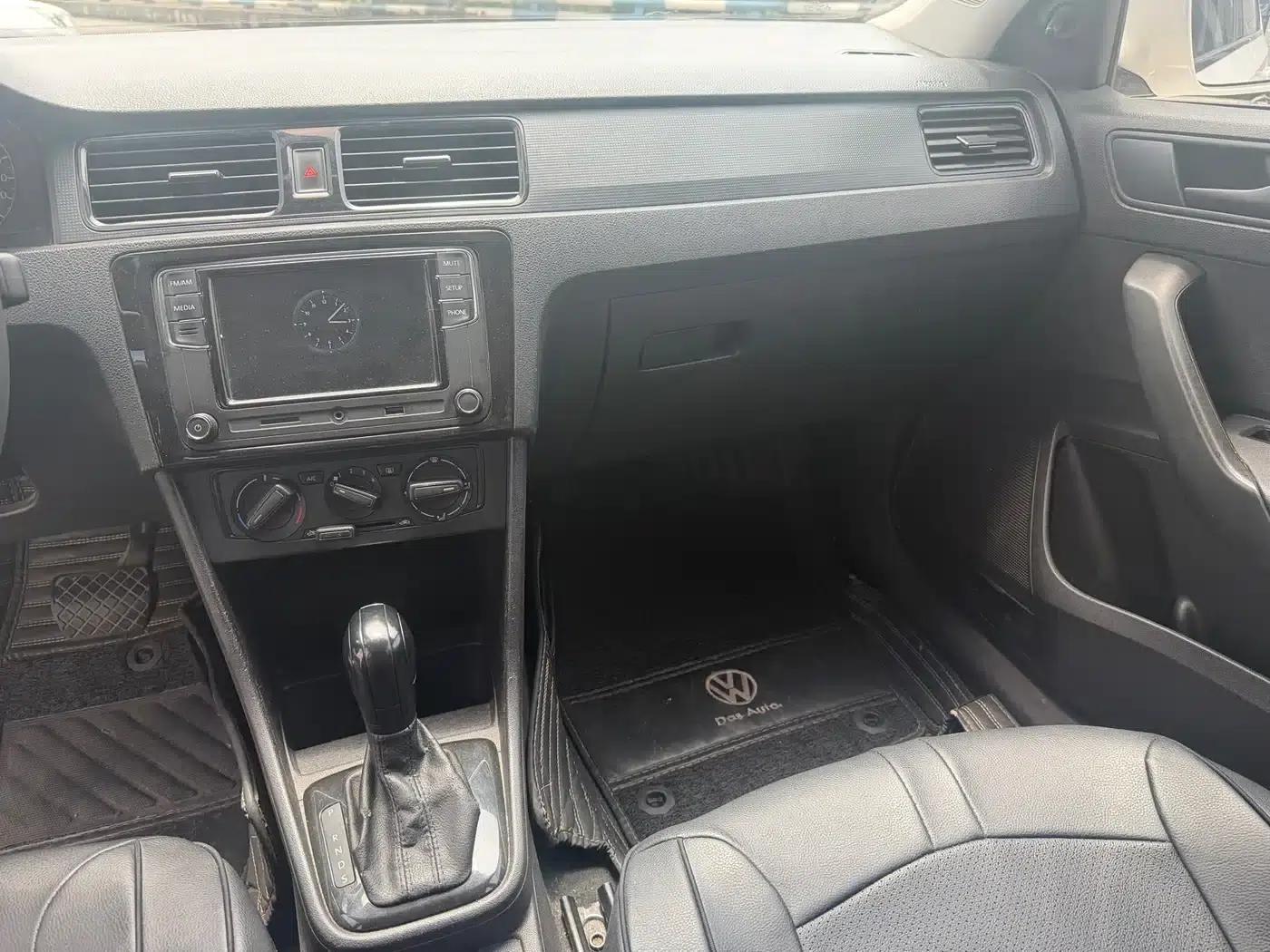 Santana 2013 1.6L Automatic Fashion Edition — миниатюра 10