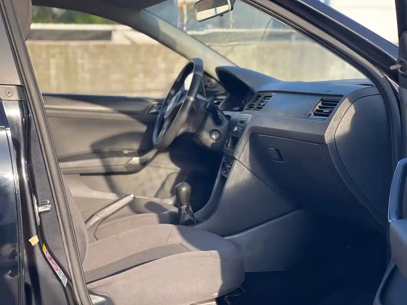 Santana 2015 1.6L Manual Fashion Edition — миниатюра 8
