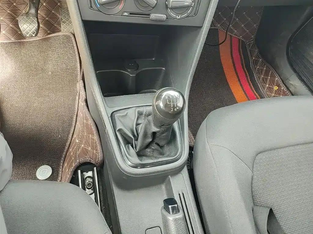 Santana 2015 1.6L Manual Fashion Edition — миниатюра 14