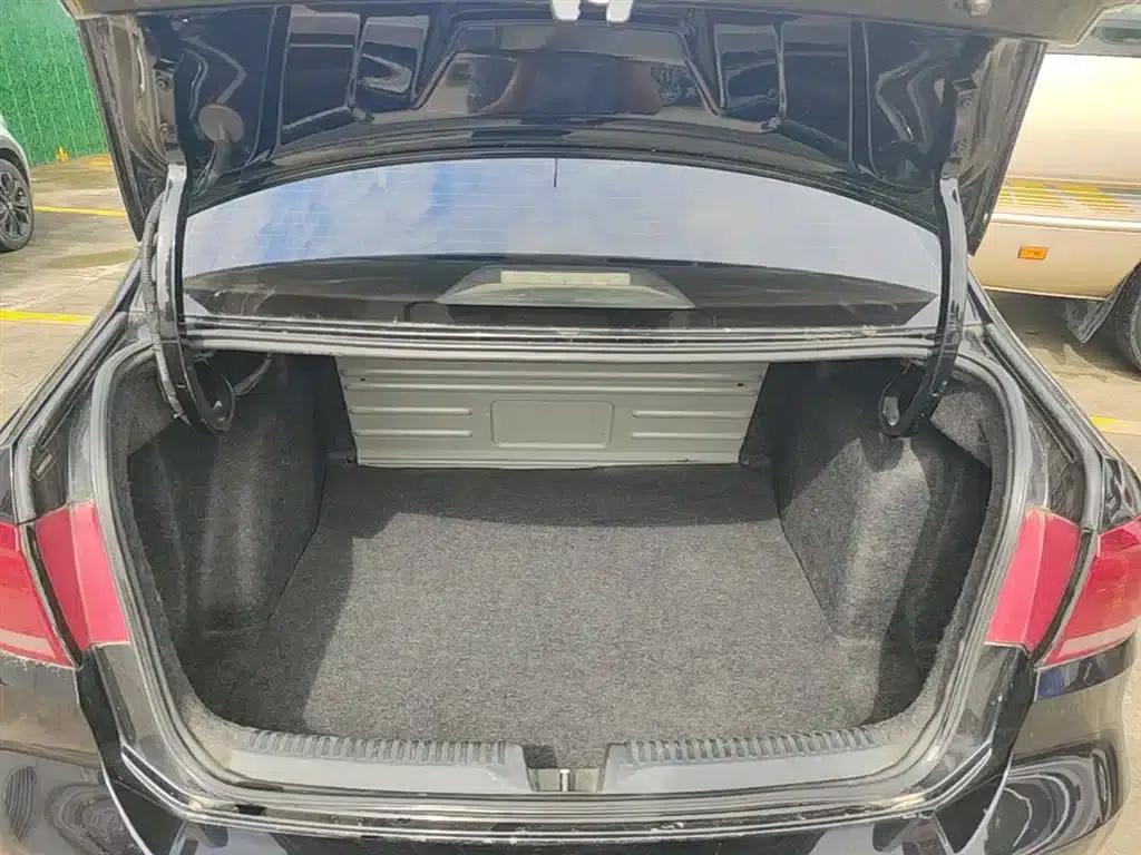 Santana 2015 1.6L Manual Fashion Edition — миниатюра 19