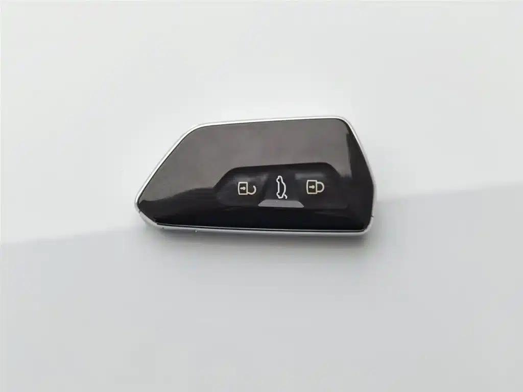 Volkswagen ID.3 2023 Upgraded Pure Smart Edition — миниатюра 19