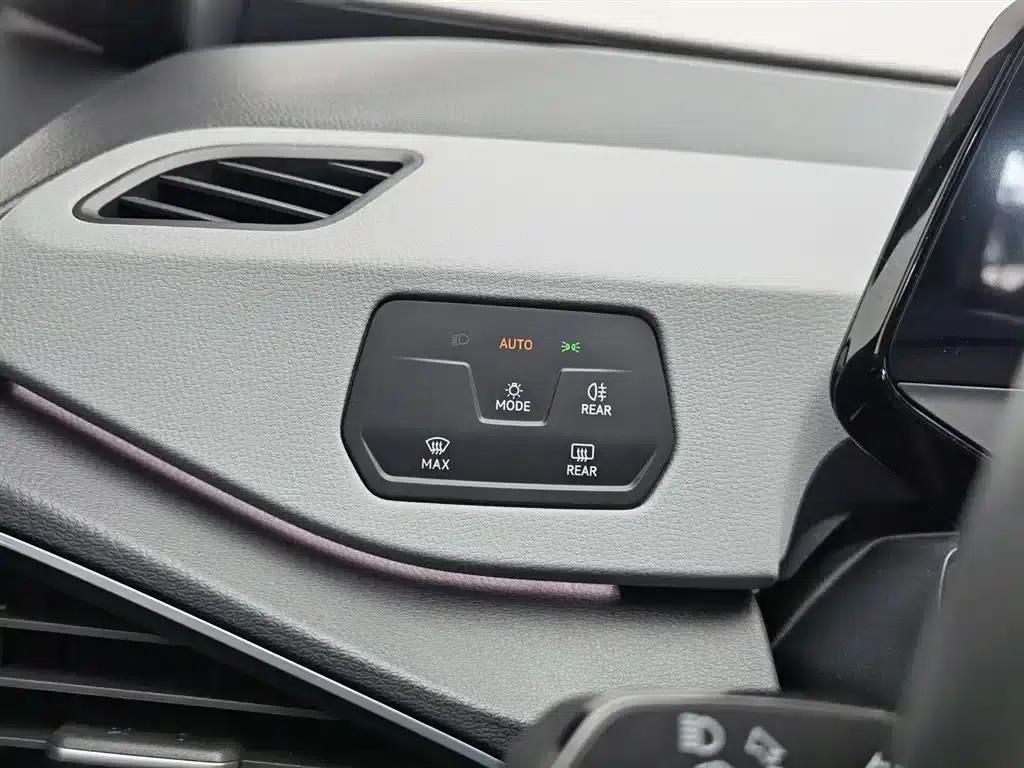 Volkswagen ID.3 2023 Upgraded Pure Smart Edition — миниатюра 21