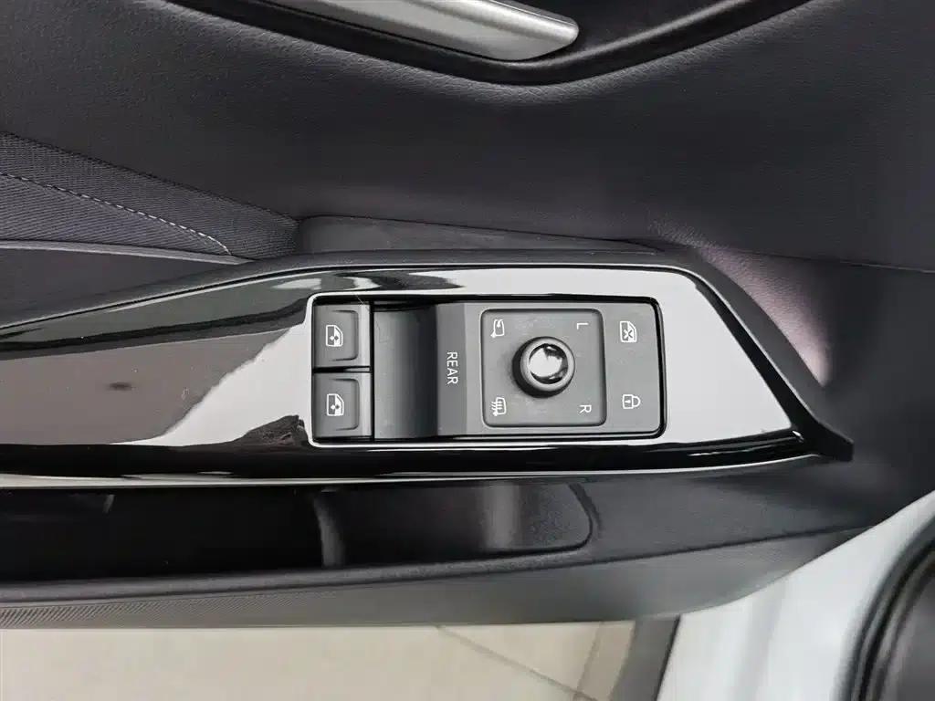 Volkswagen ID.3 2023 Upgraded Pure Smart Edition — миниатюра 9
