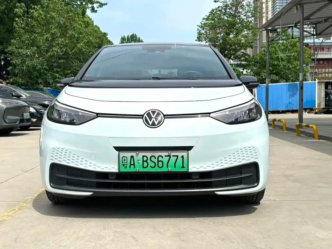 Volkswagen ID.3 2023 Upgraded Pure Smart Edition — миниатюра 2