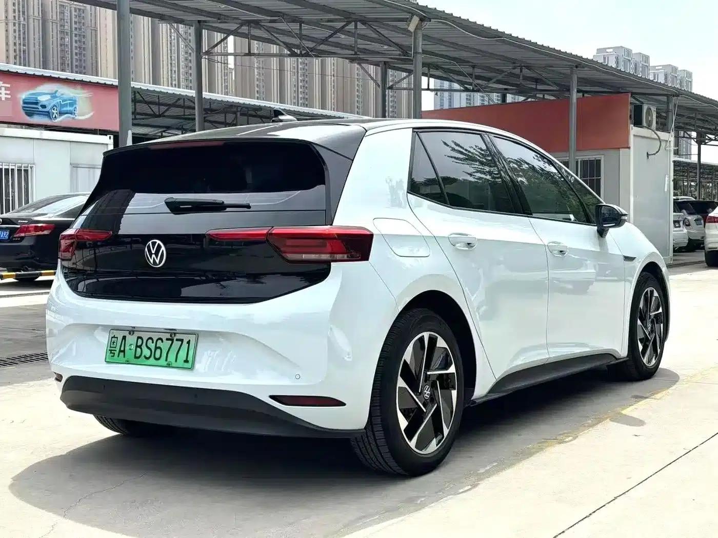 Volkswagen ID.3 2023 Upgraded Pure Smart Edition — миниатюра 6
