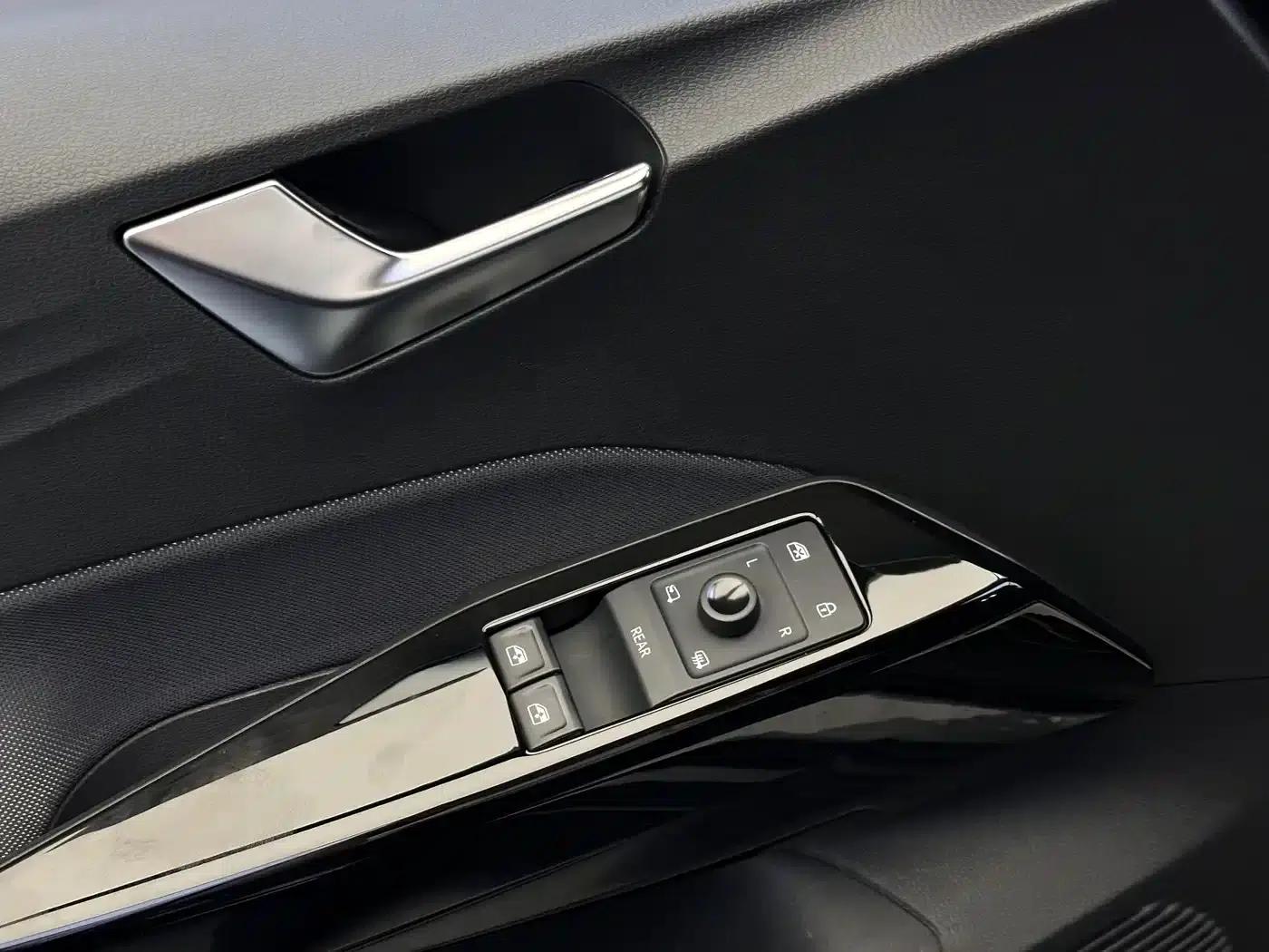 Volkswagen ID.3 2023 Pure Smart Edition — миниатюра 10