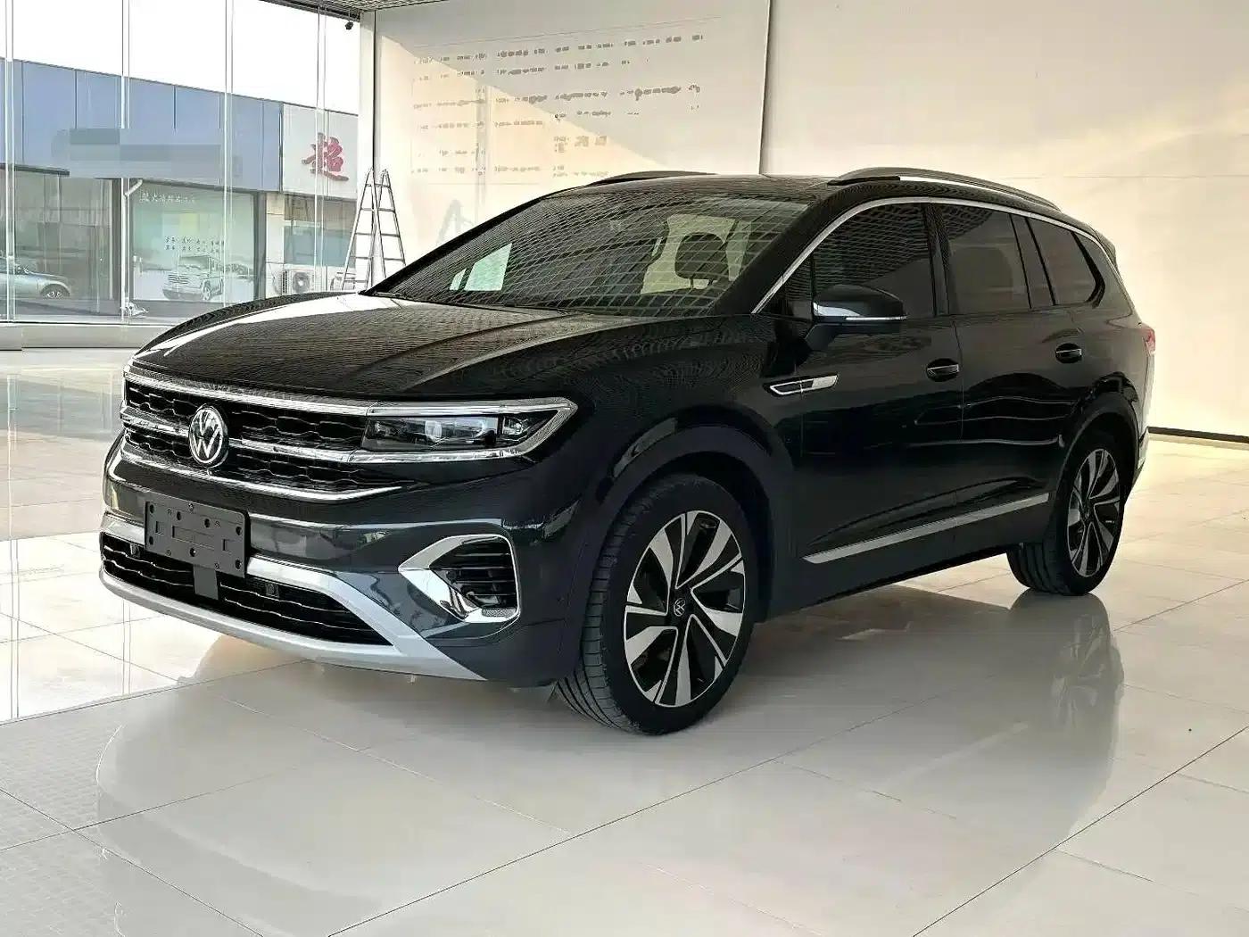 2023 Range Rover 380TSI AWD Luxury Pro 6-seater — миниатюра 1