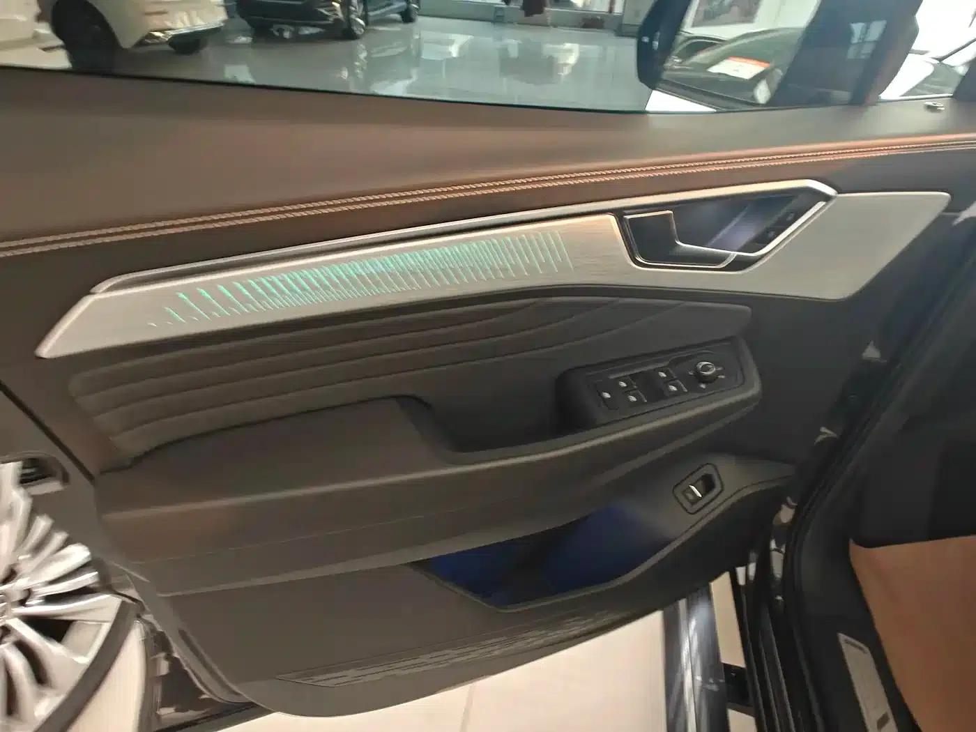 2023 Range Rover 380TSI AWD Luxury Pro 6-seater — миниатюра 17