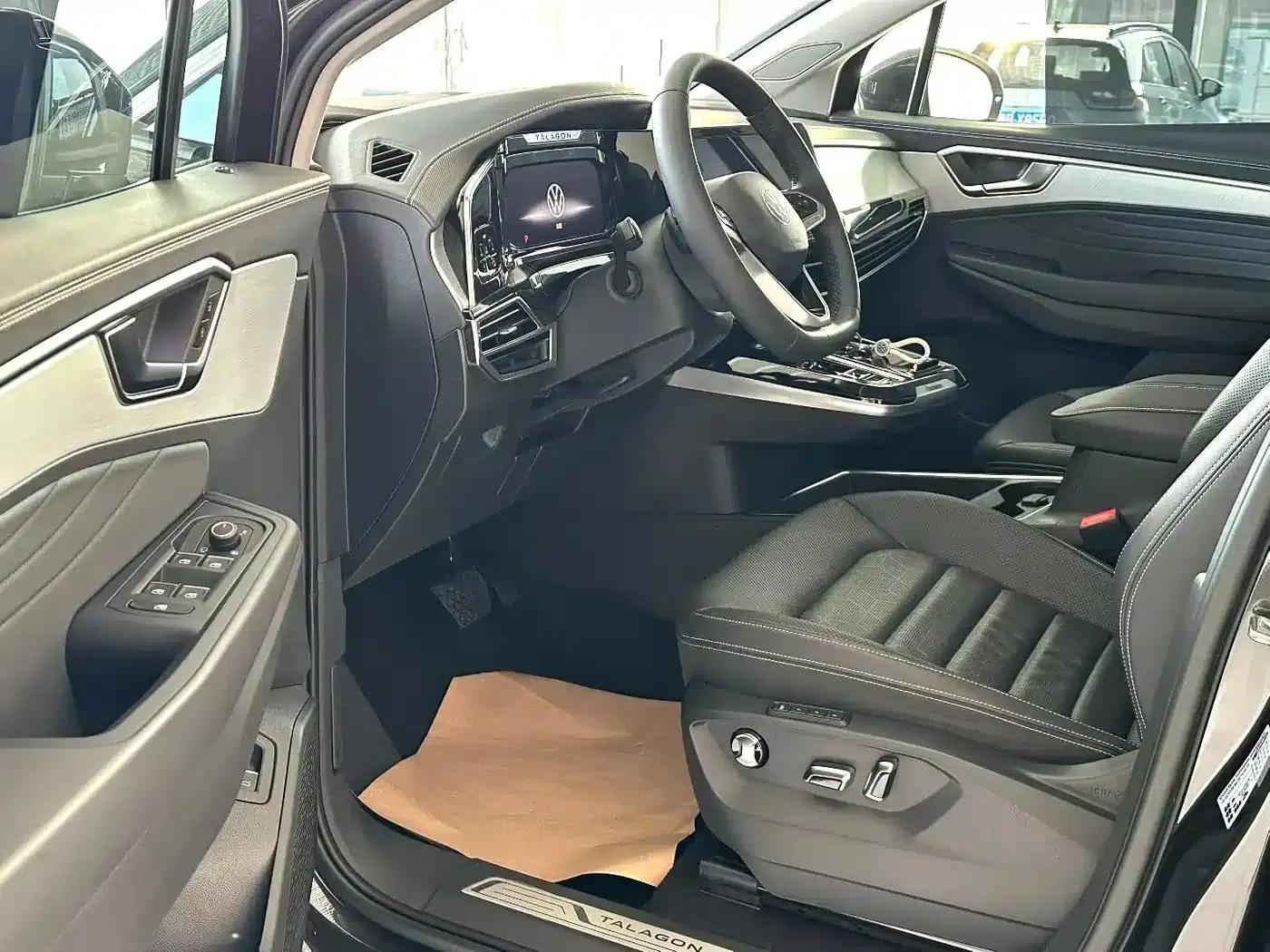 2023 Range Rover 380TSI AWD Luxury Pro 6-seater — миниатюра 8