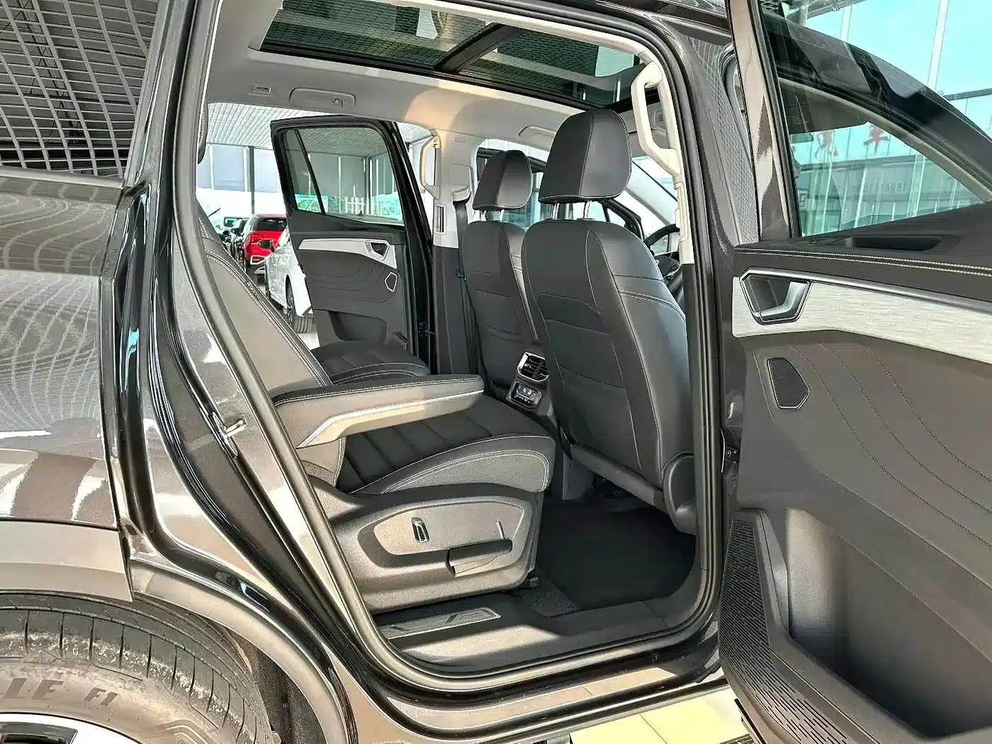 2023 Range Rover 380TSI AWD Luxury Pro 6-seater — миниатюра 10