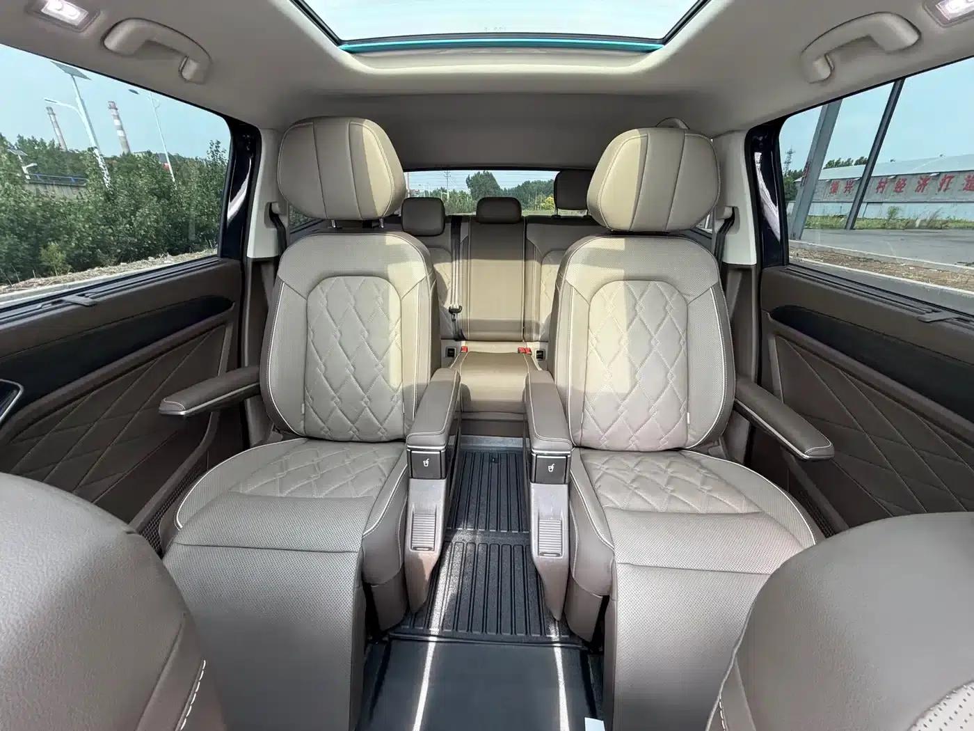 Viloran 2023 Facelift 380TSI Premium Edition — миниатюра 11