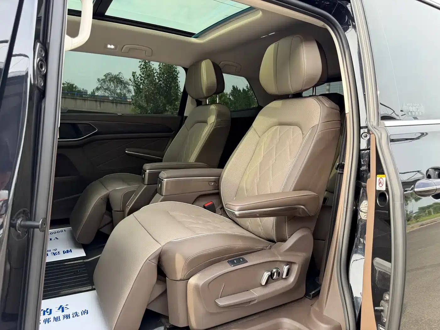Viloran 2023 Facelift 380TSI Premium Edition — миниатюра 7