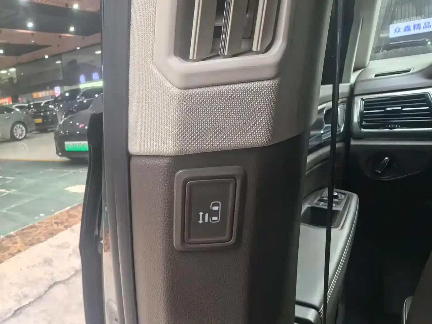 Viloran 2020 330TSI Luxury Edition — миниатюра 13