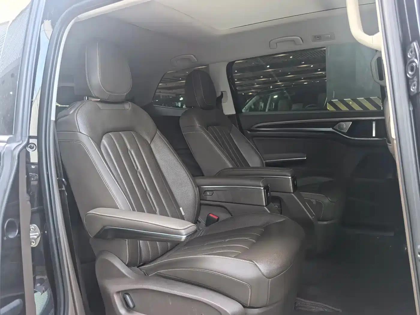 Viloran 2020 330TSI Luxury Edition — миниатюра 8