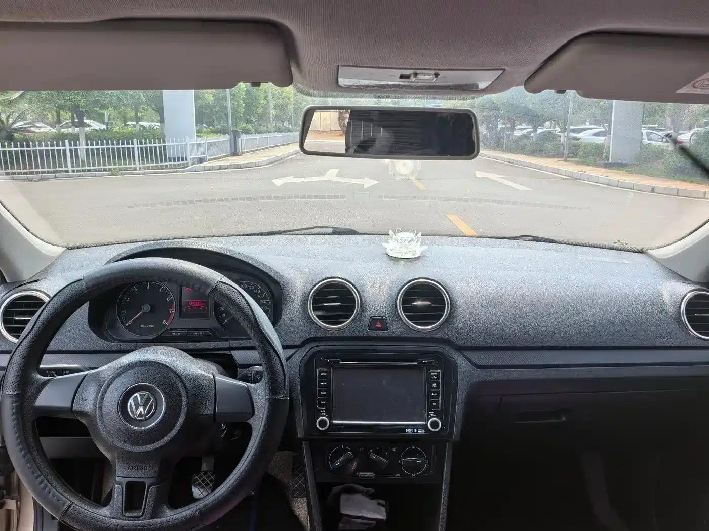 Jetta 2015 1.6L Manual Fashion Edition — миниатюра 6