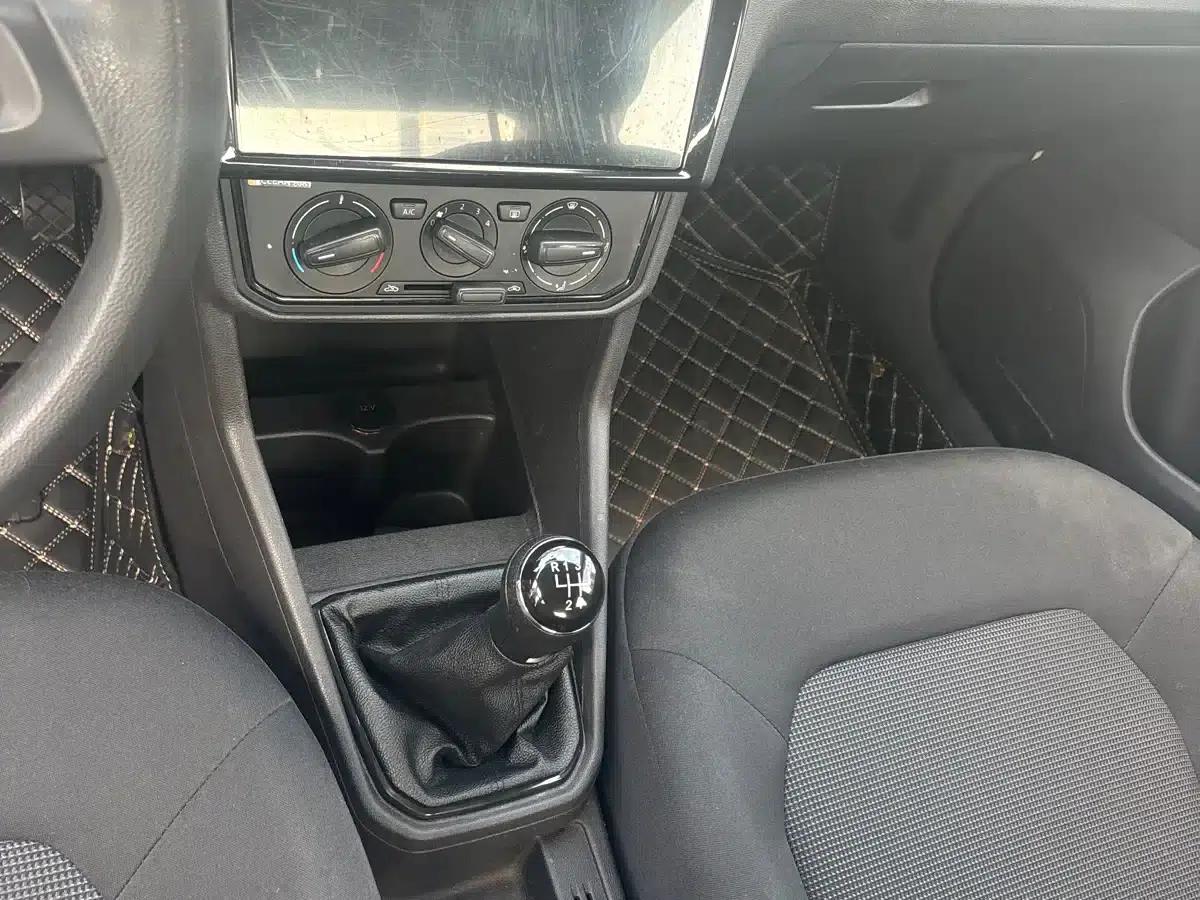 Jetta 2017 1.5L Manual Fashion Edition — миниатюра 4