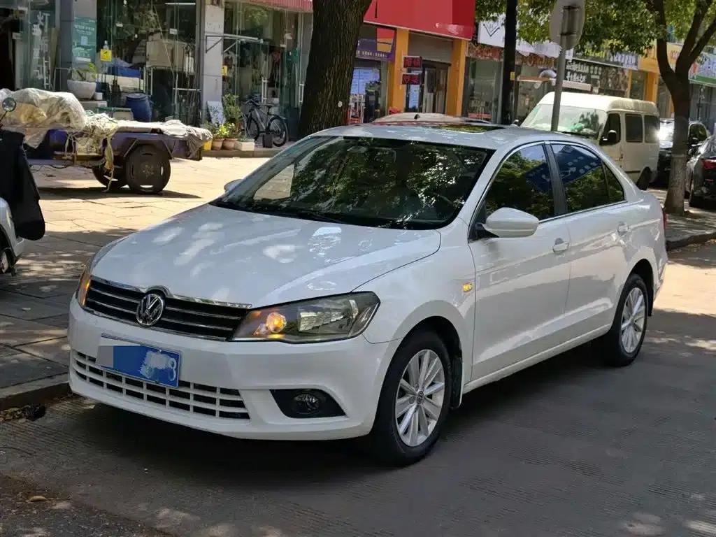 Jetta 2015 1.6L Automatic Deluxe — миниатюра 1