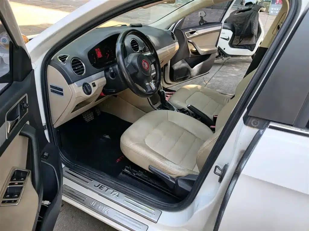 Jetta 2015 1.6L Automatic Deluxe — миниатюра 4