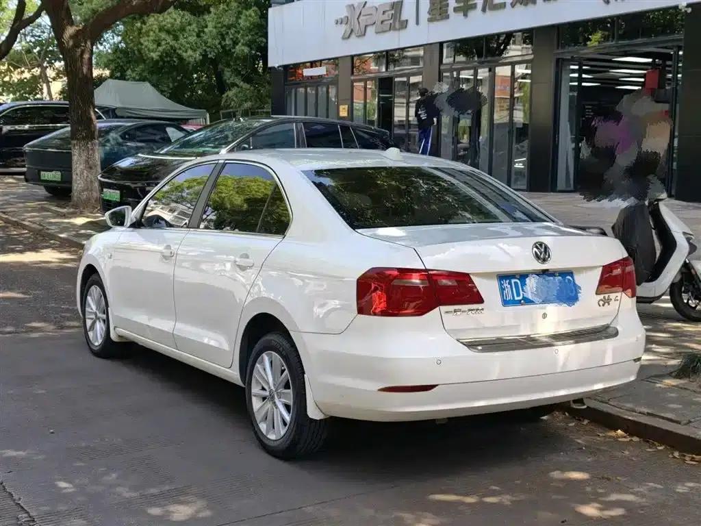 Jetta 2015 1.6L Automatic Deluxe — миниатюра 8
